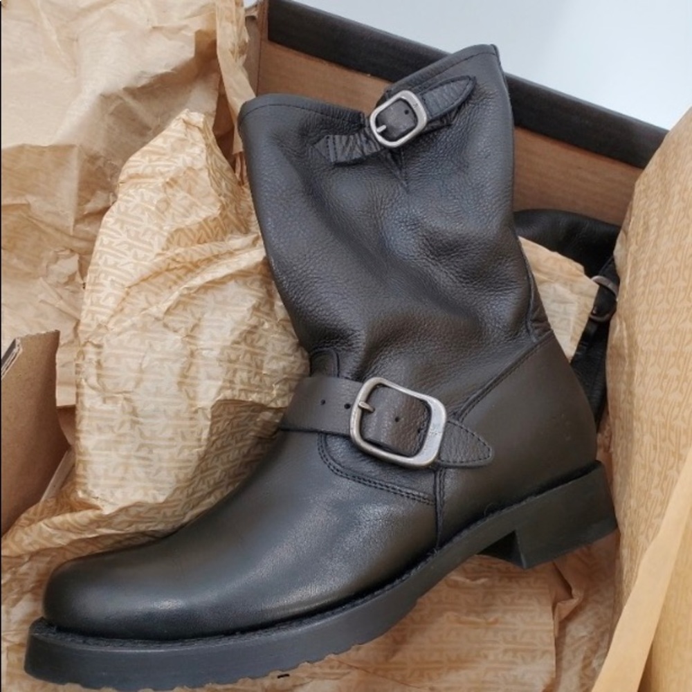 Frye Veronica Short Boot (bootie)